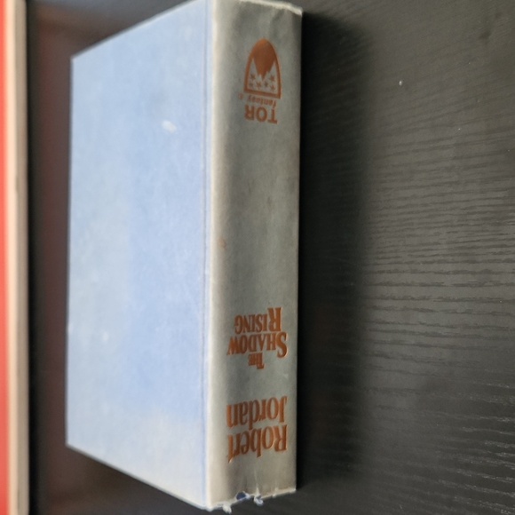 The Shadow Rising by Robert Jordan - Picture 4 of 11